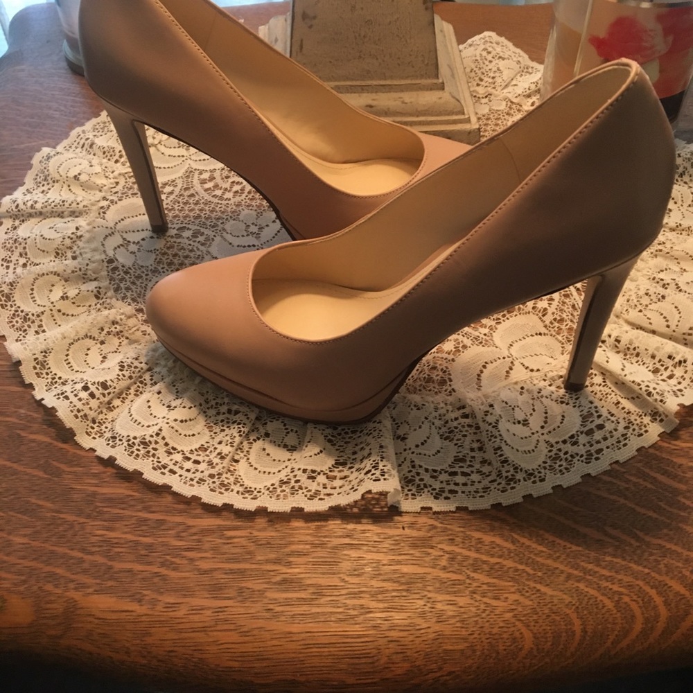 Nine West Quabree Platform Pump Size 7